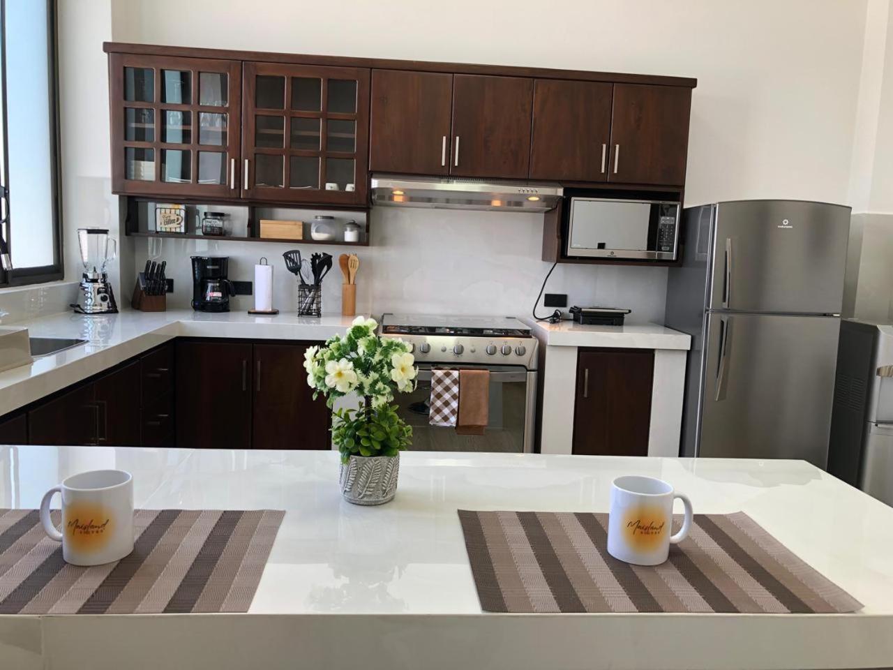 Suites En El Paraiso San Cristobal Galapagos 푸에르토 바케리조 모레노 외부 사진