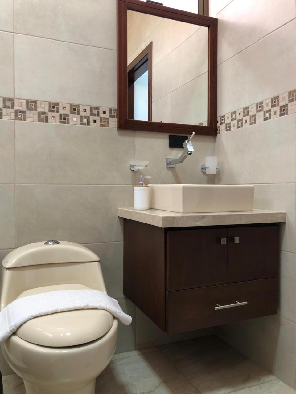 Suites En El Paraiso San Cristobal Galapagos 푸에르토 바케리조 모레노 외부 사진