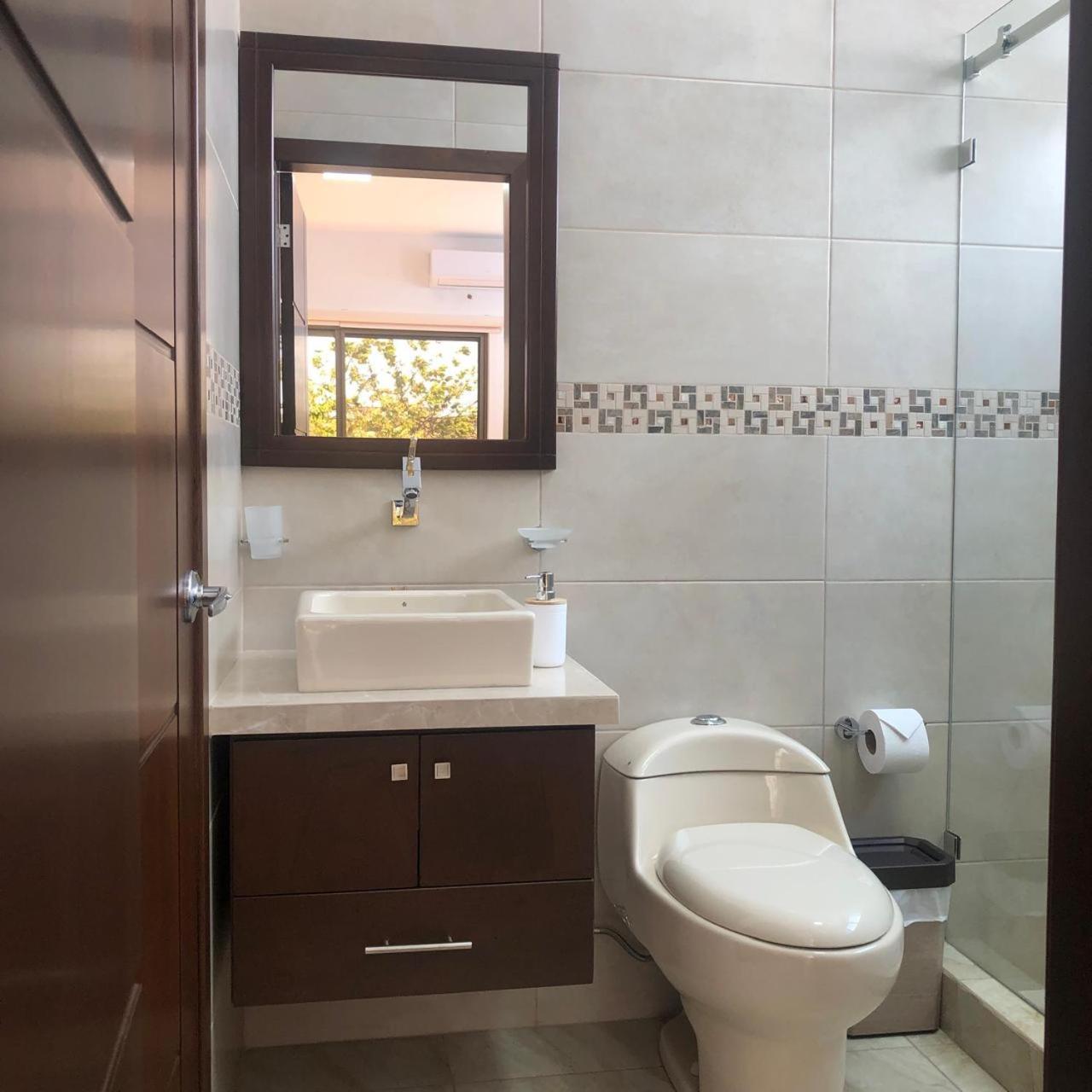 Suites En El Paraiso San Cristobal Galapagos 푸에르토 바케리조 모레노 외부 사진