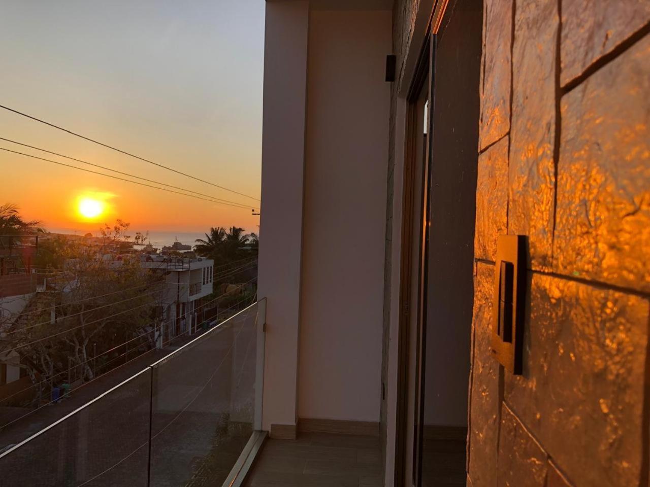 Suites En El Paraiso San Cristobal Galapagos 푸에르토 바케리조 모레노 외부 사진